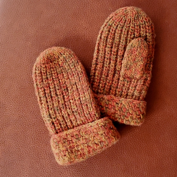 Accessories - Mittens